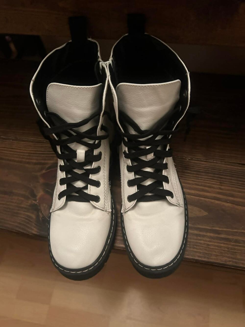 Sincerely Jules White Lace-Up Platform Combat Boots Women's Size 8.5